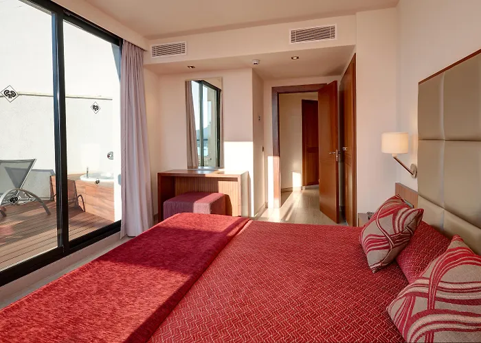 Готель Protur Turo Pins 4* Sup 4*